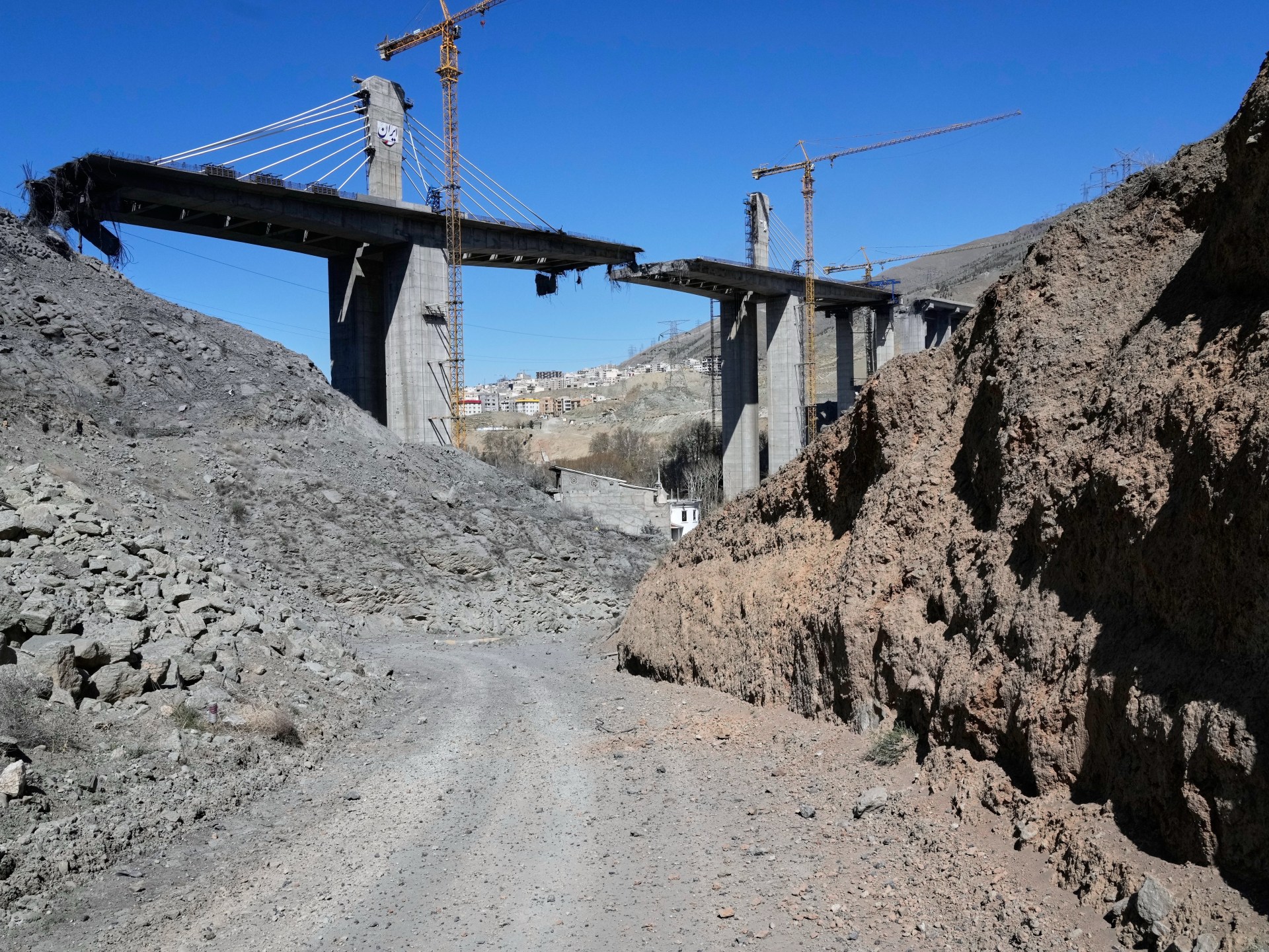 إيران تدين ‘الانهيار الأخلاقي’ الأمريكي-الإسرائيلي بعد الهجمات على المواقع المدنية